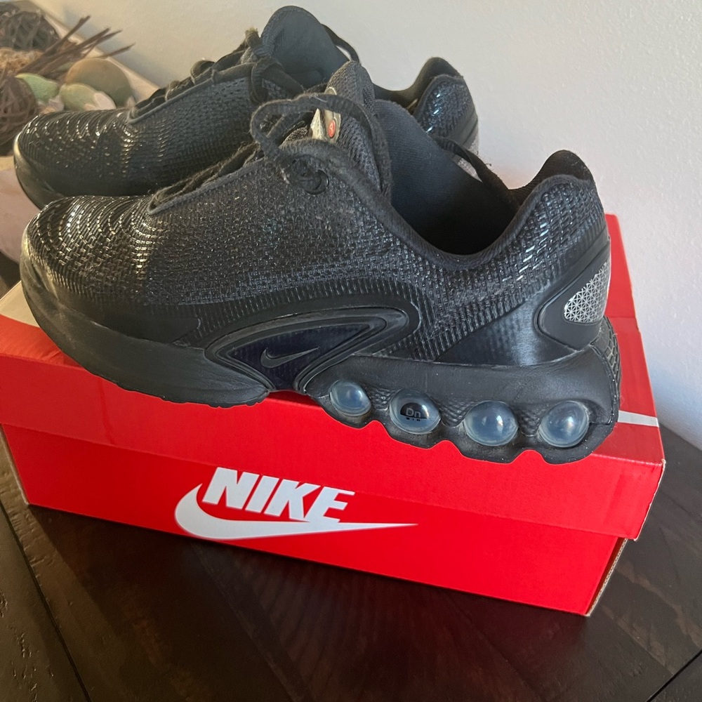 Nike Kids Black Mesh Air-Cushion Sneakers
